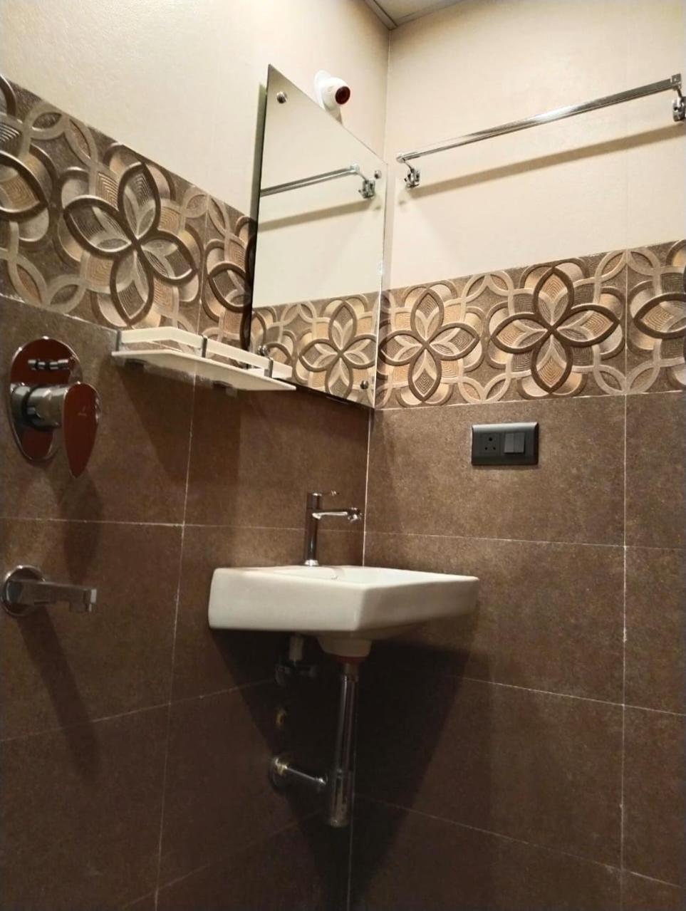 Hotel Windsor Plaza Hyderabad Exterior photo
